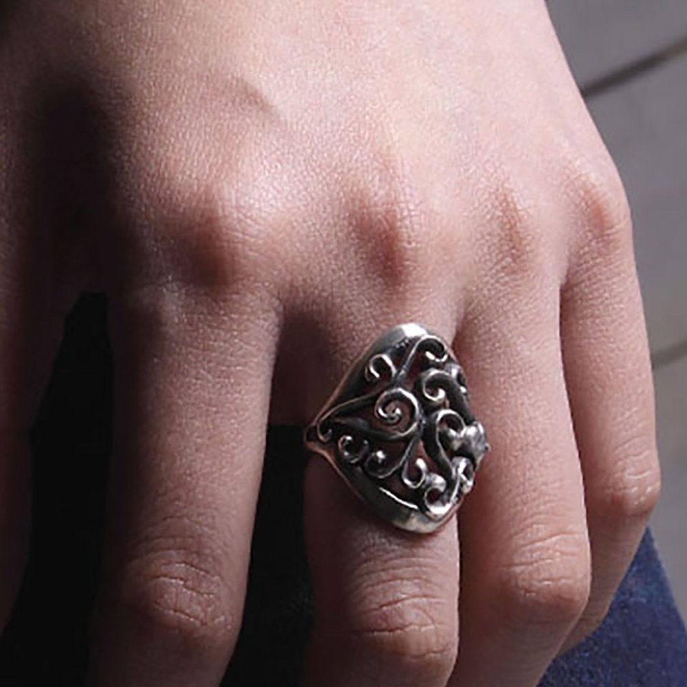 2 Abnormal Sides Vine of Skull Ring